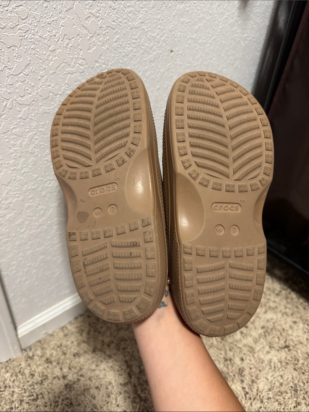 Crocs Saturday Metallic Buckle Sandal - Picture 4 of 4